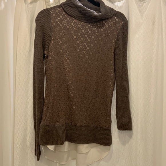 Women’s size Small EUC turtleneck sweater with blouse underlay. Simply Vera - Picture 1 of 5
